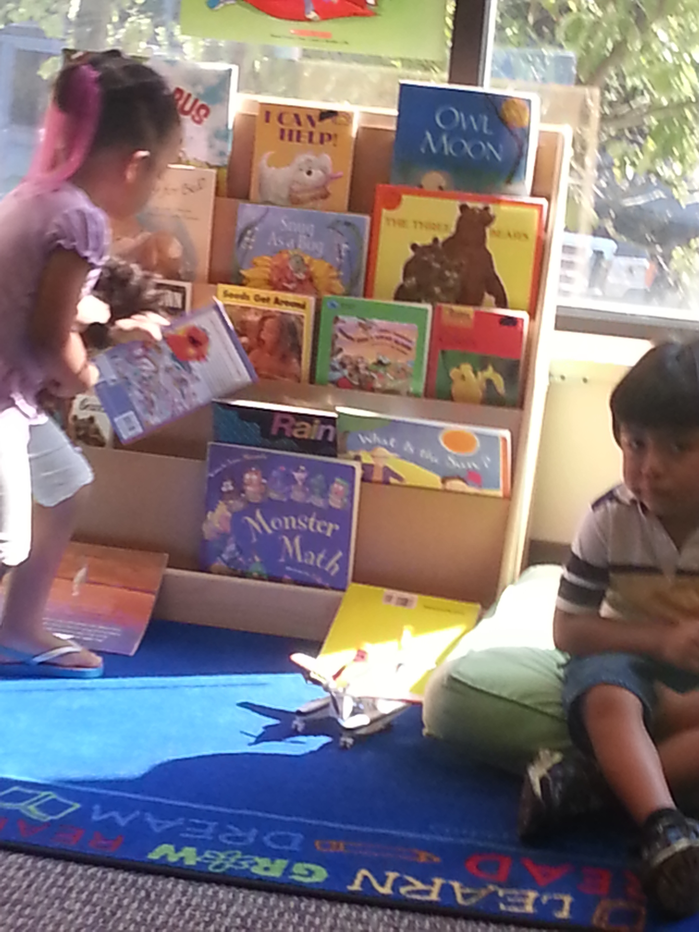 shena j reads