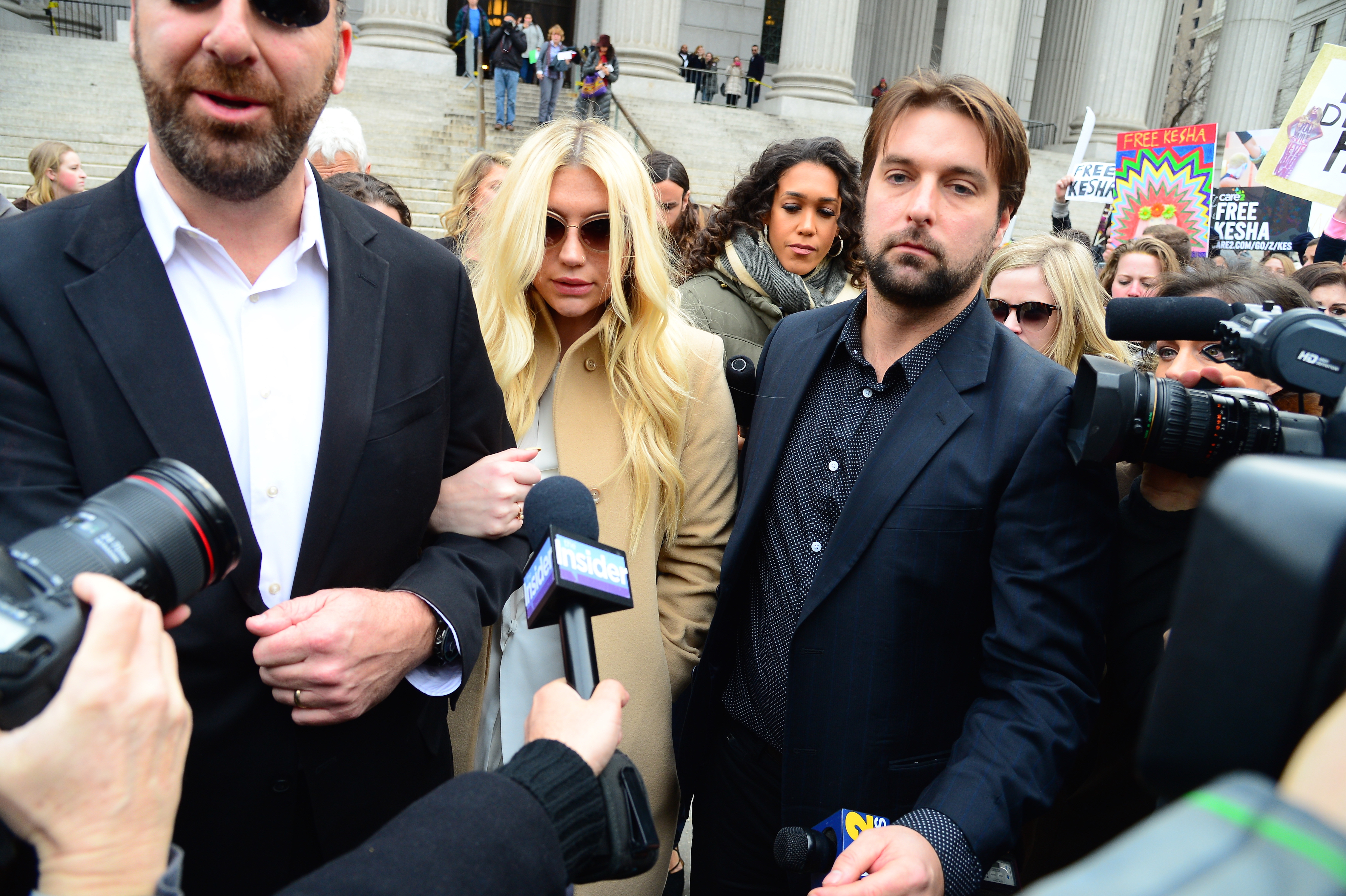Kesha Makes An Appearance At New York State Supreme Court