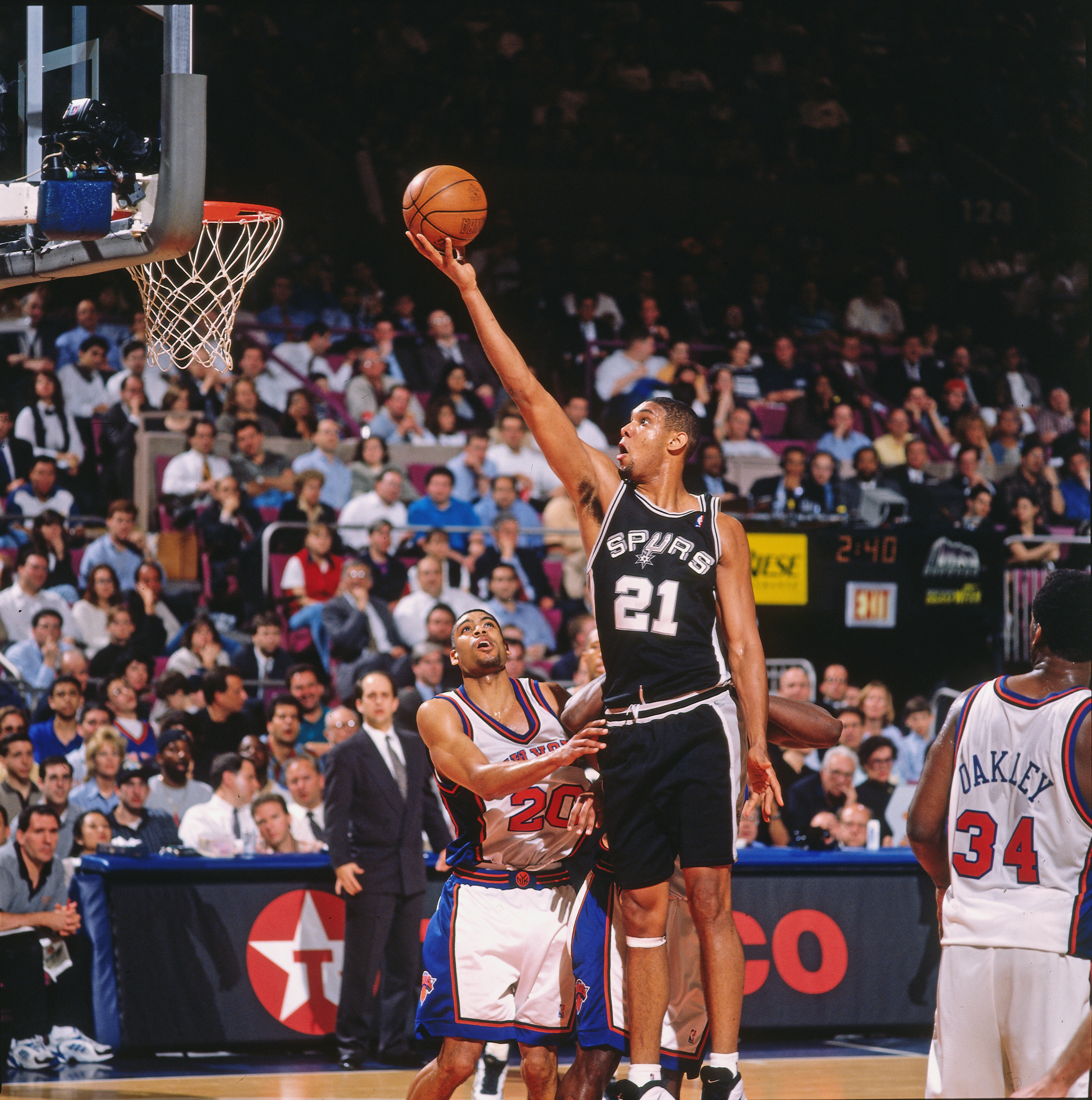 San Antonio Spurs v New York Knicks