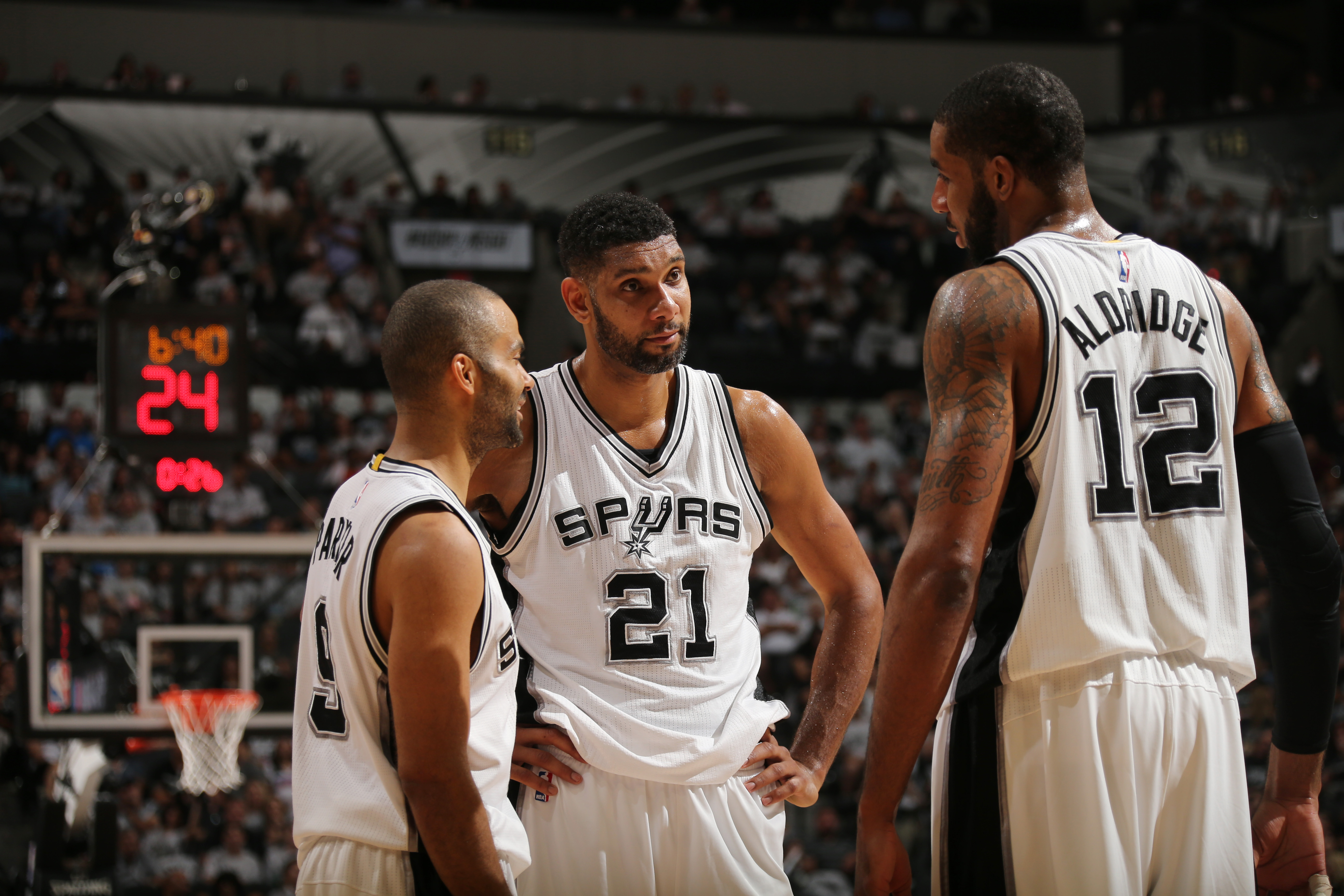 Oklahoma City Thunder v San Antonio Spurs - Game One